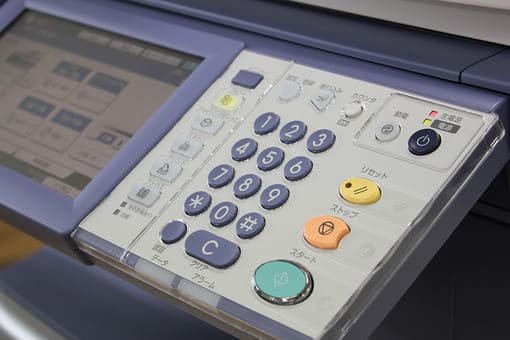 コンビニでクレジットカードは使える?サインは不要なの?