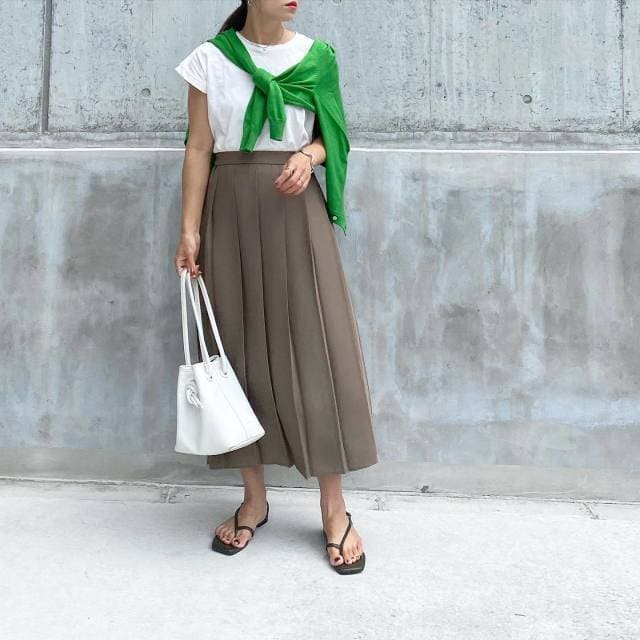 渋めカラーで秋を先取り!マネするだけでこなれて見える♡「Tシャツコーデ」7Style