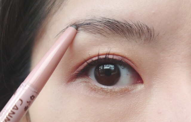 のっぺり眉はNG!立体感が垢抜けのカギ♡プロが教える「今っぽ立体眉」の作り方