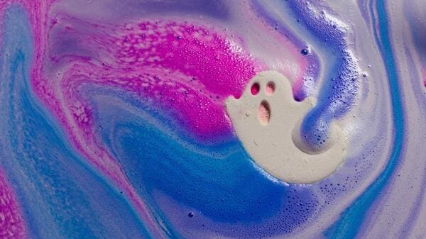 LUSHのハロウィンは怖くて可愛くて癒される...!こんな「バスナイト」はいかが。