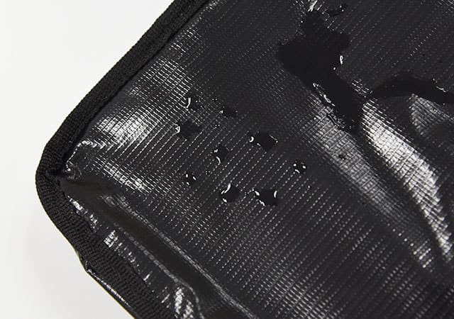 この付録は即ゲット推奨!前作は売れすぎて再販に!人気モデルコラボの便利すぎる黒バッグ1.jpg