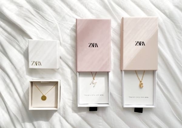 売り切れ前に急いで!おしゃれさんたちがこぞって買ってる♡ZARAのイニシャルアクセサリー