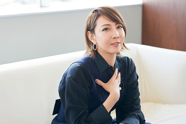 【柚希礼音】“カッコいい自分”から、ありのままの自分へ。宝塚トップの6年間で学んだ「いい仕事」の原点