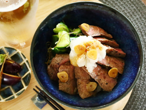 時間をかけずに作れるパワーごはん♡さっぱりおろしポン酢のステーキ丼
