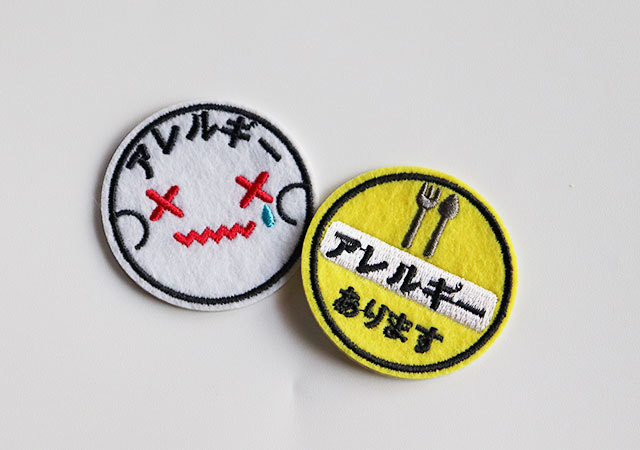 ダイソーさん…天才すぎでは?!周りの人に今気になるアレを知らせる!“ワッペン”を発見!