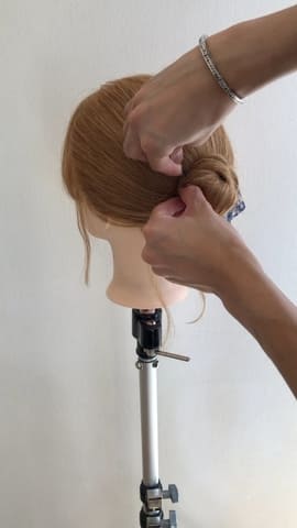 ゴムとクリップだけで崩れない♡不器用さんでもできる!垢抜けお団子ヘアアレンジ