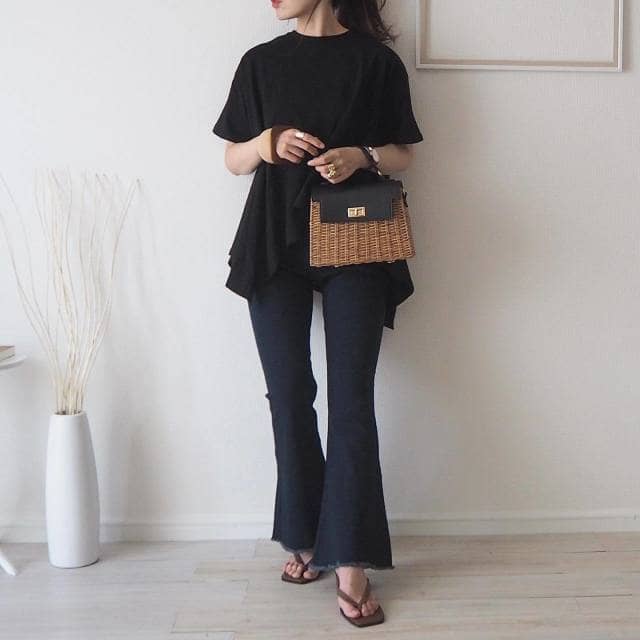 やっぱり「黒」一択です!すっきり女っぽく決まる♡大人のきれいめ「ブラックデニムコーデ」