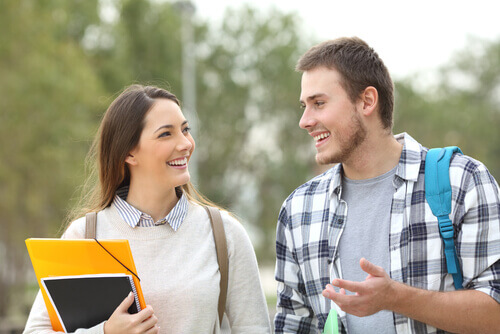 自然な出会いはどこにあるの?出会いが多い場所や心がけとは