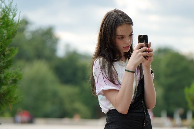 マッチングアプリ女子必見!絶対に男ウケするプロフィール写真の選び方やよい例を紹介