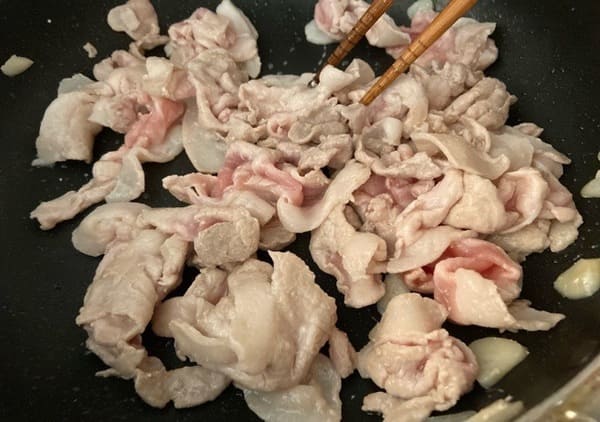 管理栄養士おすすめの最強疲労回復レシピ!ごはんが進む!かぼちゃと豚肉の甘辛ガーリック炒め1.jpg