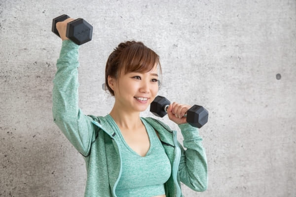 テレワーク・おこもりの運動不足解消!自宅でできる簡単ストレッチで体も心もリフレッシュ!