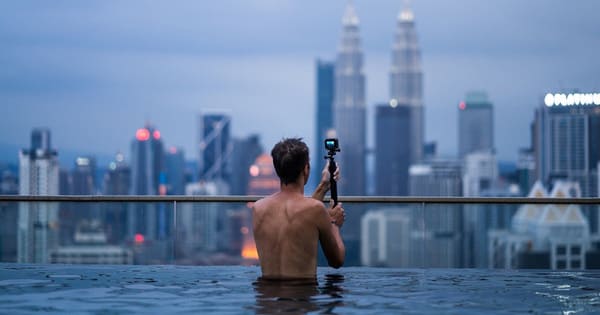Vlogから企業HPの掲示板まで。インターネットのごちゃまぜ感が好き