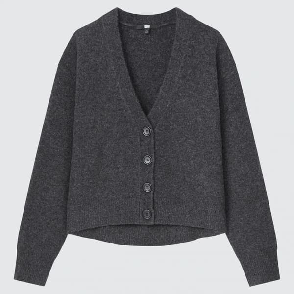 ユニクロから可愛い秋服出てるよ♡とりあえず買って損なし!絶対使える「新作トップス」