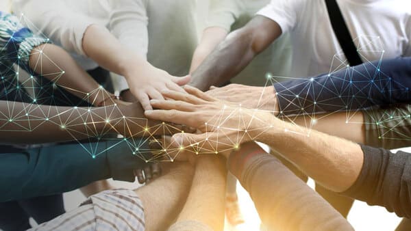 メンバーシップ型雇用とは?意味や特徴、企業事例などを詳しく解説