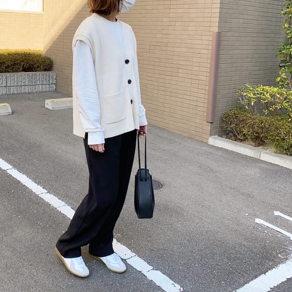 大人女子必見!1点投入で垢抜ける!春の「ニットベスト」正解コーデ