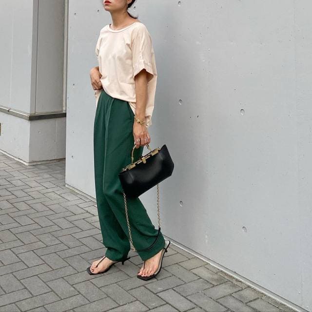 渋めカラーで秋を先取り!マネするだけでこなれて見える♡「Tシャツコーデ」7Style