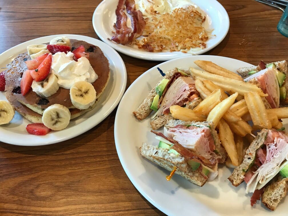 全米で愛され続ける「デニーズ ホノルル/Denny's HONOLULU」がワイキキにオープン!