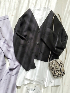 前作は欠品続出!ユニクロユーの名品カーディガンがもっと優秀に進化してた!