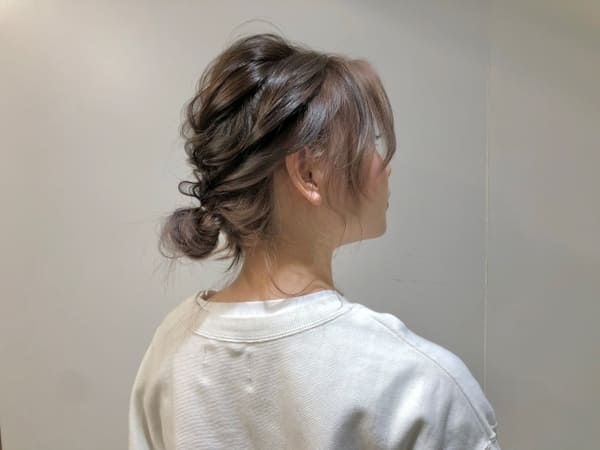 伸びかけヘアを可愛く&おしゃれに♡簡単ゆるふわ「お団子ヘアアレンジ」