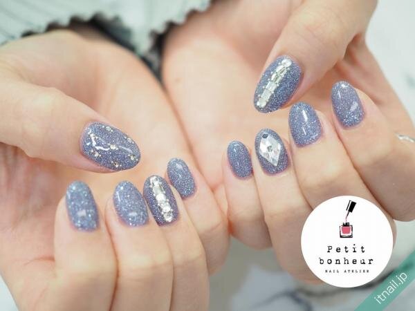 フラッシュネイルで最上級のキラキラ感をGET♪ハンド&フットデザイン10選