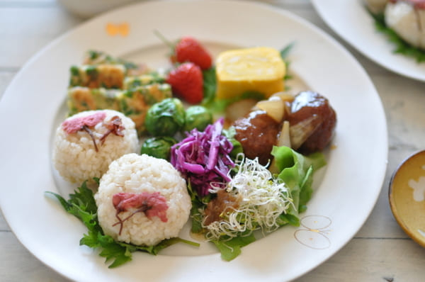 ワクワクが止まらない♡簡単に作れる!春色ワンプレートごはん