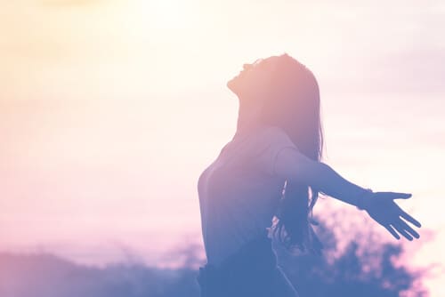 陽気な性格の意味とは?陽気な人の特徴も解説