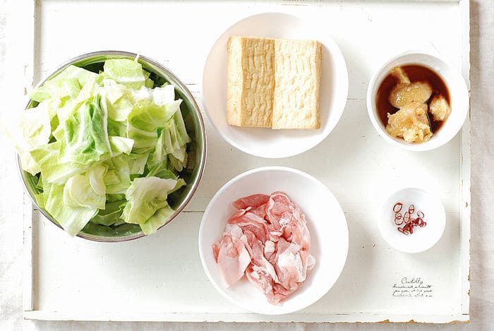 煮ても焼いても美味しい!栄養満点の春キャベツを大量消費!簡単レシピ2選