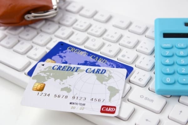 コンビニでクレジットカードは使える?サインは不要なの?