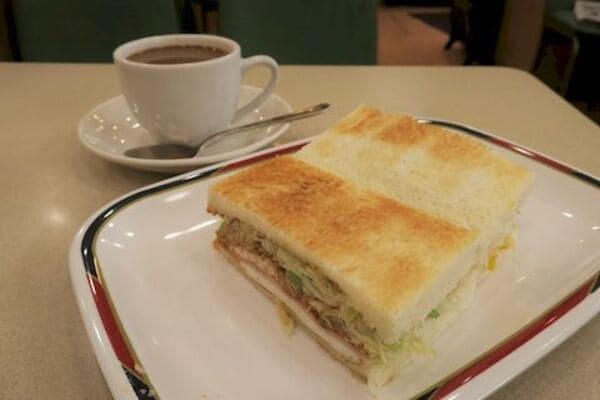 金山駅のモーニング人気店13選!カフェ朝食や定食の早朝営業店も!