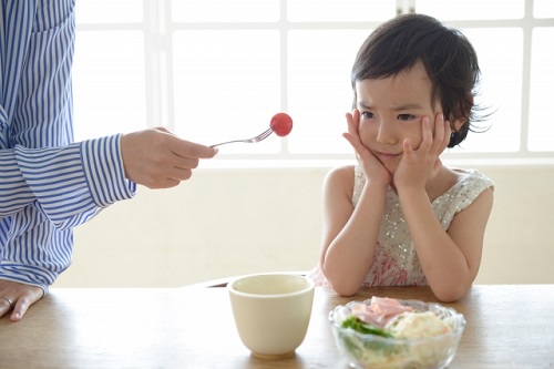 犬食いにドン引き!食事中のNGマナー11選!