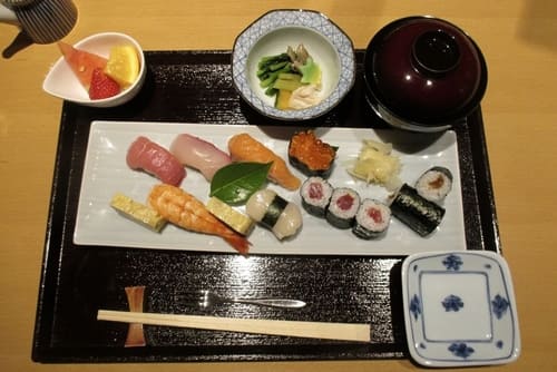 国分寺駅の寿司屋おすすめ9選!高コスパすぎる名店や駅前の回転寿司も!
