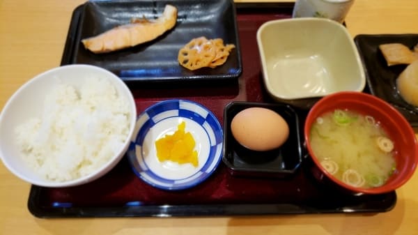 福岡空港の朝食・モーニング人気店13選!早朝営業のカフェや定食も!