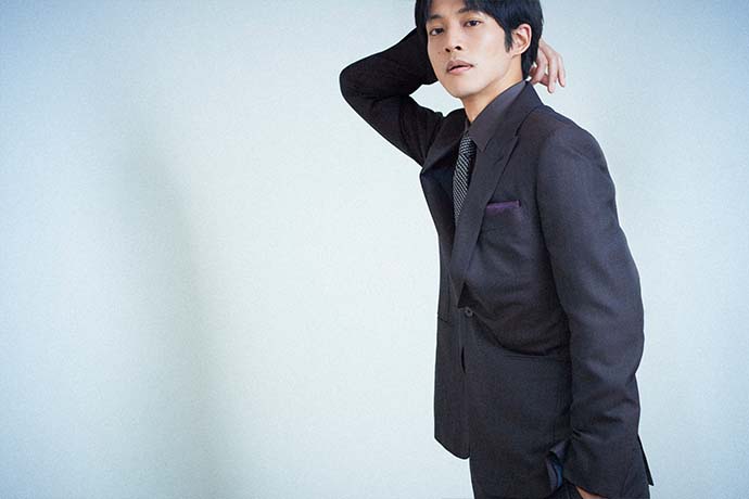 俳優・松坂桃李を導いた“忘れられない出会い”「人生を懸けたい仕事」を見つけるまで