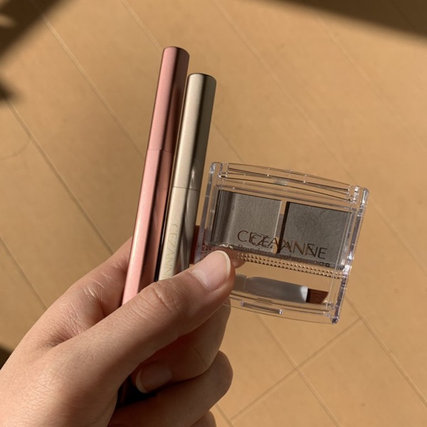 セザンヌ,ニュアンスリキッドアイライナー,パウダリーアイブロウ