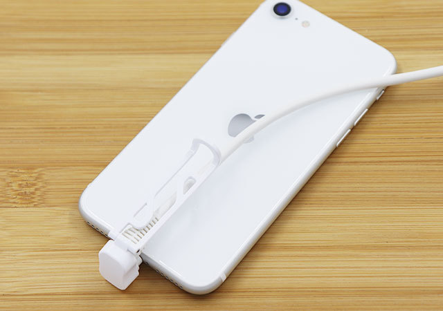 パッケージの圧がすごい…!キャンドゥの300円スマホグッズが確かに圧倒的に便利でした!