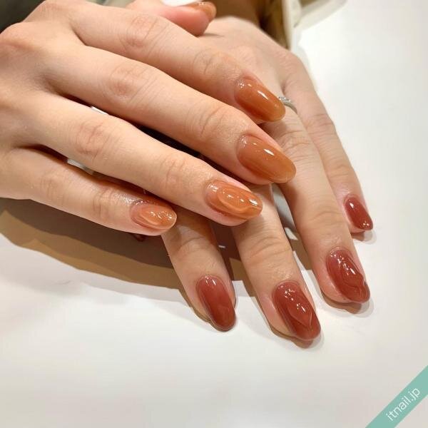 秋に備えて ブラウンカラーのシンプルネイルをおさらい