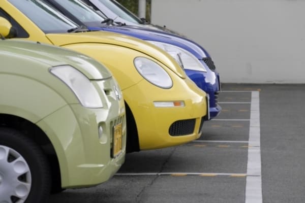 コンビニの駐車場を長時間使用するのは違法?罰金はとられる?