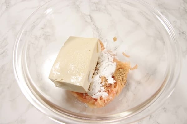 高タンパク低カロリー♡フライパンひとつで10分でできる!ふわふわ食感の豆腐つくね
