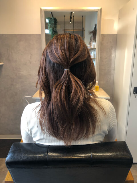 ほどいても縛ったあとが残りにくい!ピン不要&ゴムだけ5分!超簡単♡今っぽヘアアレンジ