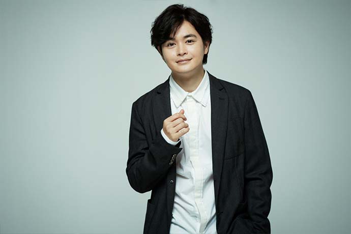【瀬戸康史】「自己開示が下手だった」20代からチームワークの30代へ。人生初の“育休パパ”を演じて感じたこと
