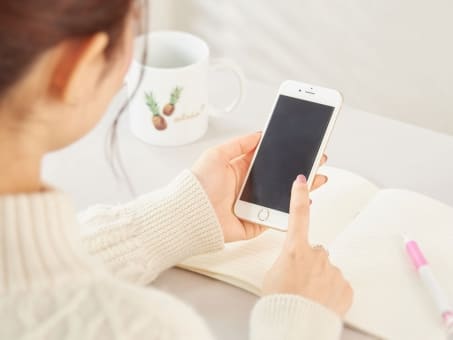 好きな人と電話したい!話題のおすすめは?【モテる女子の電話テク】