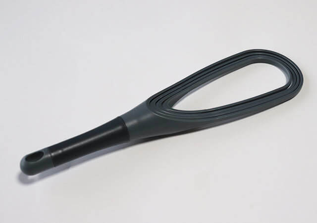 【ダイソー】持ち手をひねると…?こんなキッチングッズ初めて!100均のレベルを超えた発明品