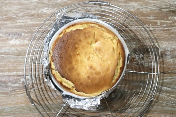 おうちカフェにぴったり♡ホットケーキミックスで簡単!失敗知らずのベイクドチーズケーキ