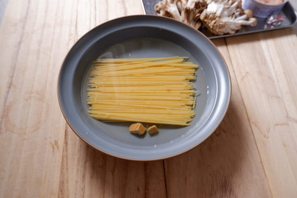 レンジで簡単10分で“腸ぱく”レシピ!「ツナときのこのコンソメパスタ」1.jpg