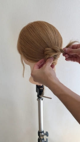 ゴムとクリップだけで崩れない♡不器用さんでもできる!垢抜けお団子ヘアアレンジ