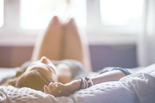 胸が大きい人の特徴と共通点7選!意外な悩みとは?