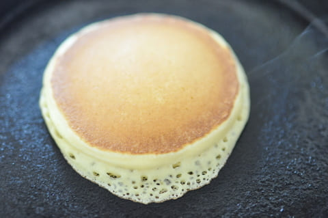 ふんわりやさしい♡初心者でも簡単に作れる!バターミルクパンケーキ