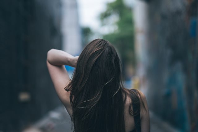 夏の髪悩み「ダメージ」「ニオイ」「うねり」を解決!プロが教えるヘアケア&スタイリング