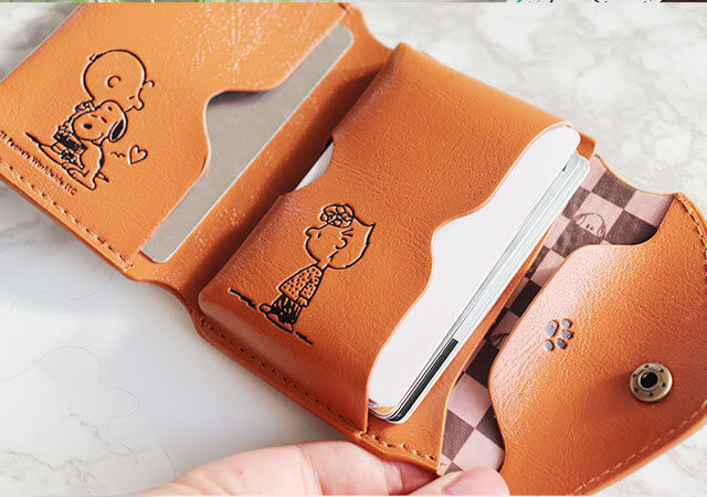 これが付録なんて信じられない!かわいくて実用的なスヌーピーの三つ折り財布が豪華すぎる♡