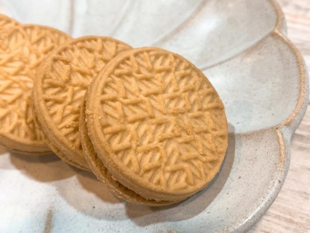 BTSのRMさんが食べてたクッキーかな?ダイソーで出会ったら即買いだわ。